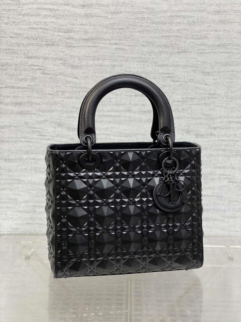 Dior M0565 Medium Lady Dior Bag Black Cannage Calfskin with Diamond Motif