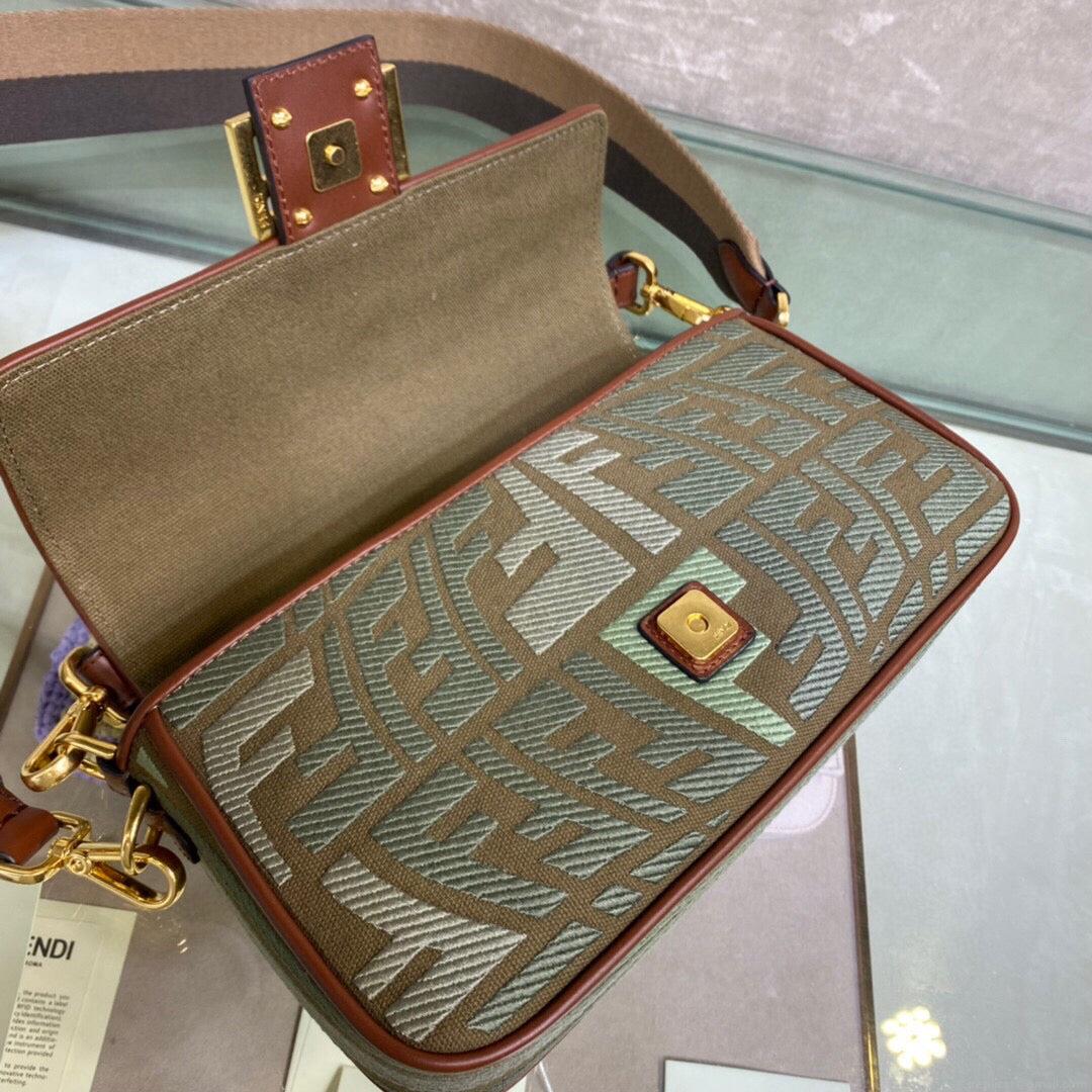 Fendi Baguette Bag 0191M Shoulder Bag 8BR600 Green