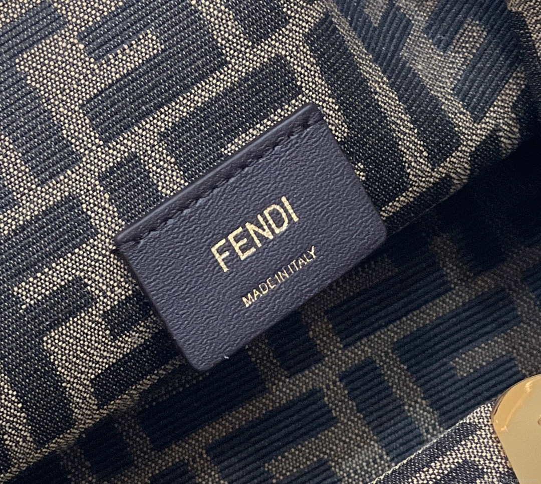 Fendi 8BP129 First Small Fuchsia leather bag 80018M Pink