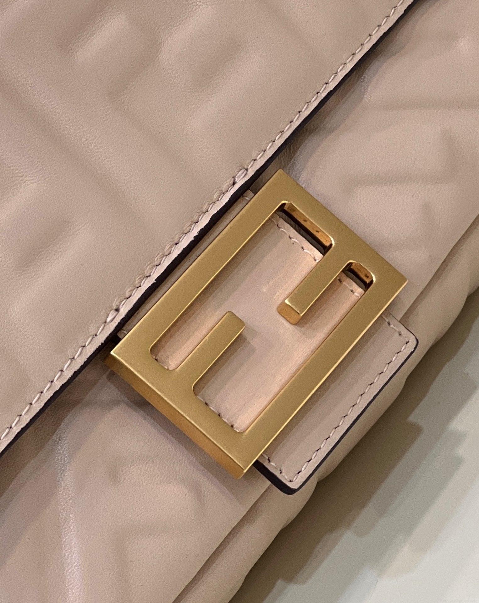 Fendi 8BR600 Baguette Medium Light Pink leather 0135M bag