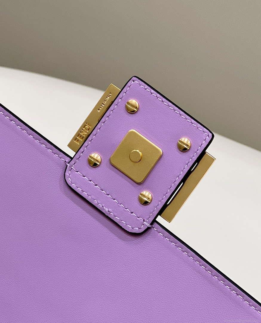 Fendi 8BR600 Baguette Medium leather 0135M bag Purple