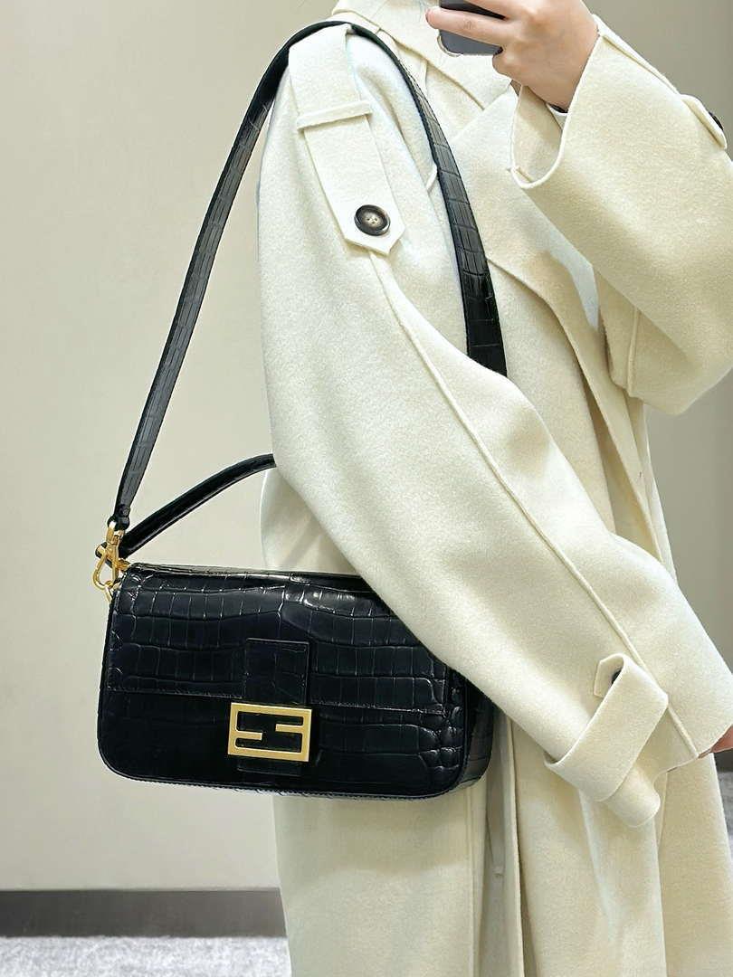 Fendi 8BR600 Baguette Medium Crocodile leather 8628 bag Black