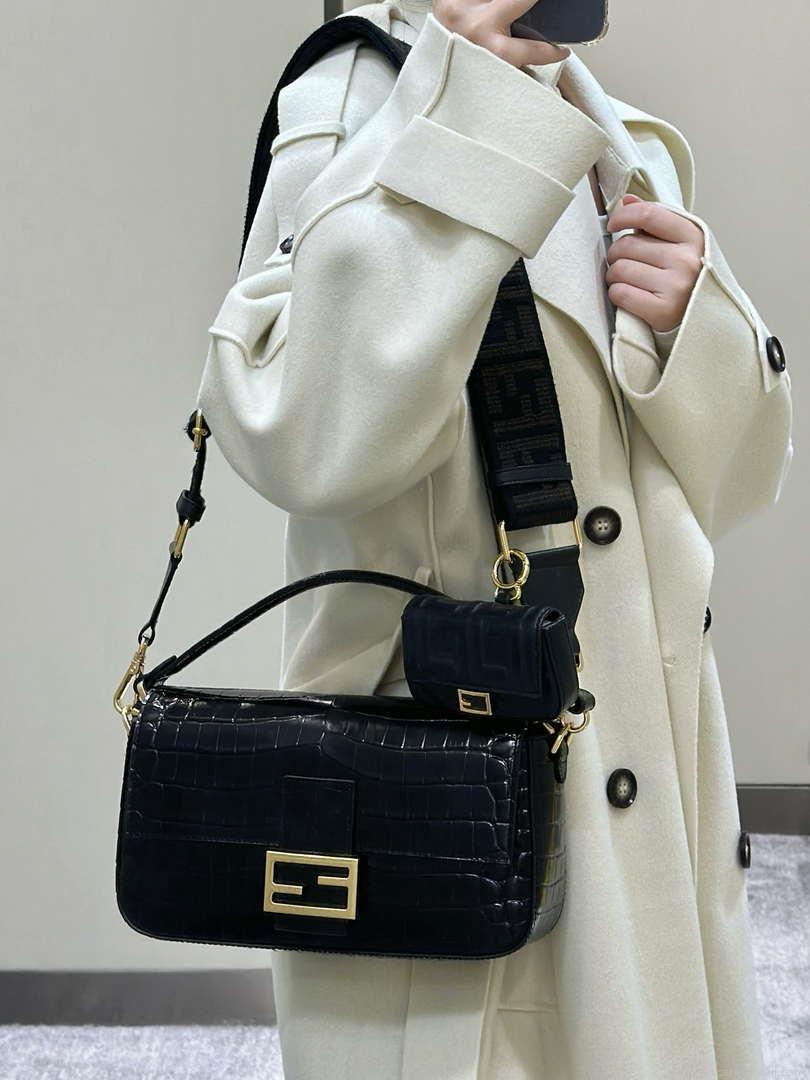 Fendi 8BR600 Baguette Medium Crocodile leather 8628 bag Black
