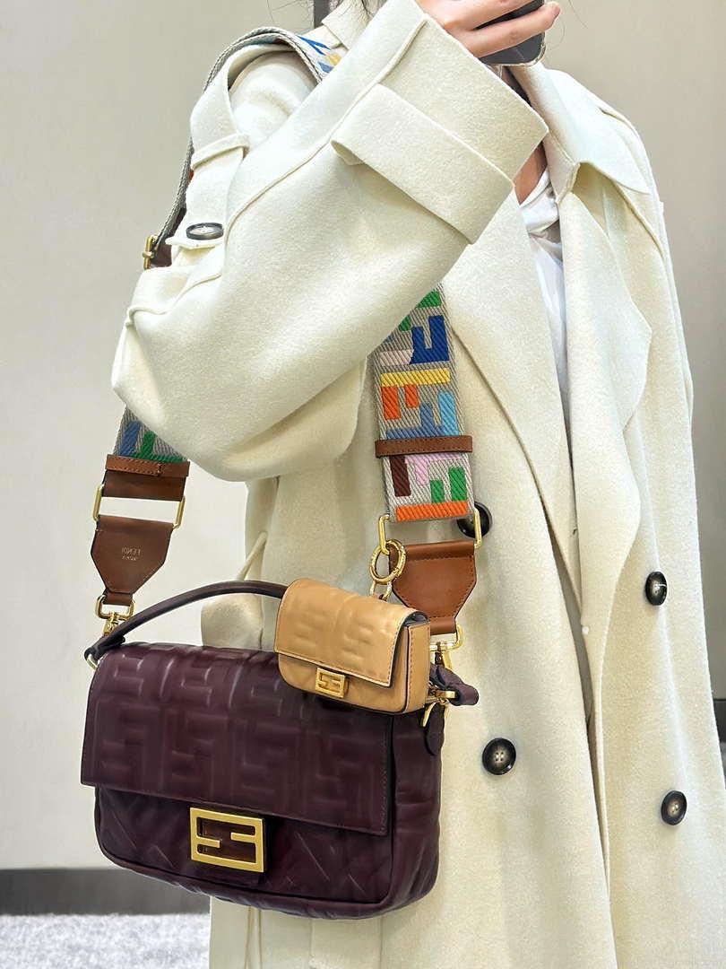 Fendi 8BR600 Baguette Medium leather 0135M bag Wine Red