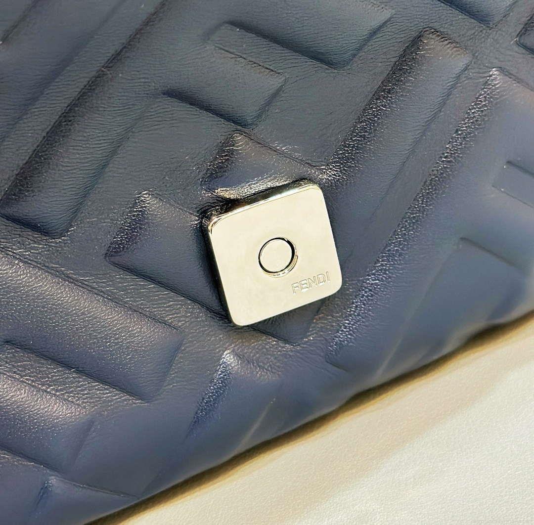 Fendi 8BR600 Baguette Medium leather 0135M bag Navy Blue