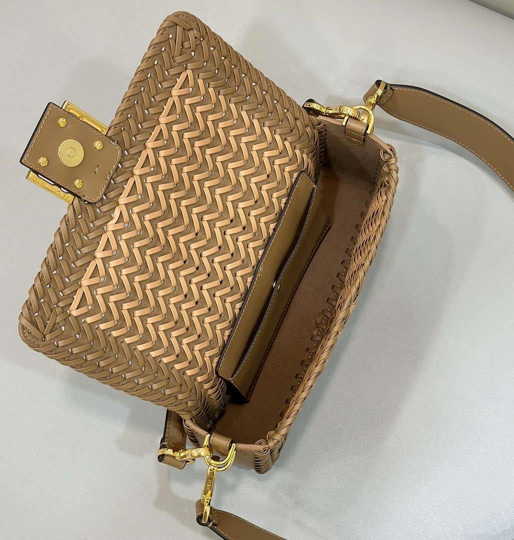 Fendi 8BR600 Baguette Sand and Brown interlaced leather and raffia bag 8630
