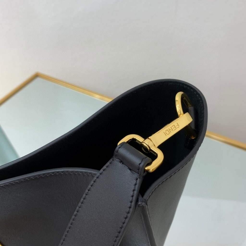 Fendi 8BH391 Fendi way Medium Black Leather bag