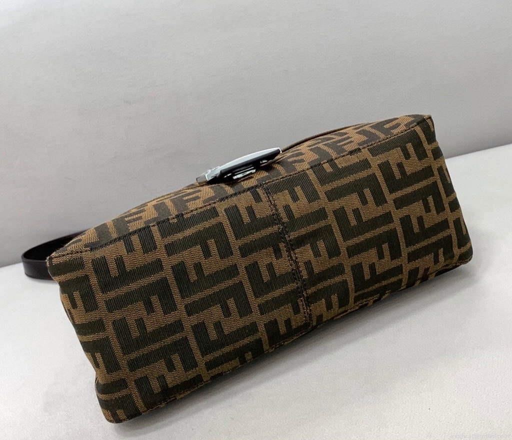 Fendi Bag 0121 Shoulder bag brown