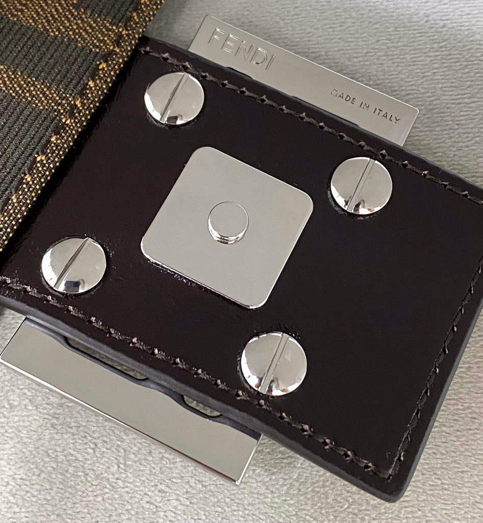 Fendi Bag 0121 Shoulder bag brown
