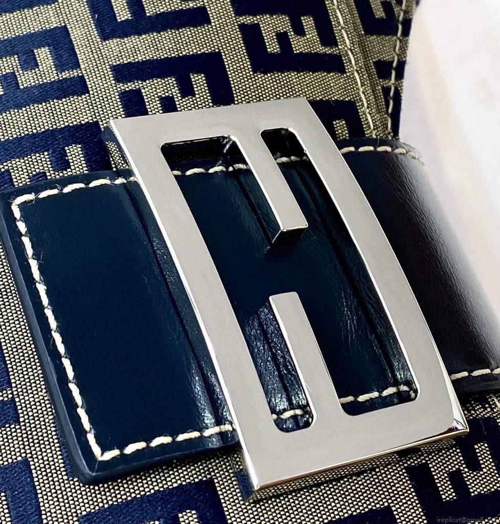 Fendi Bag 8320 Shoulder bag Blue
