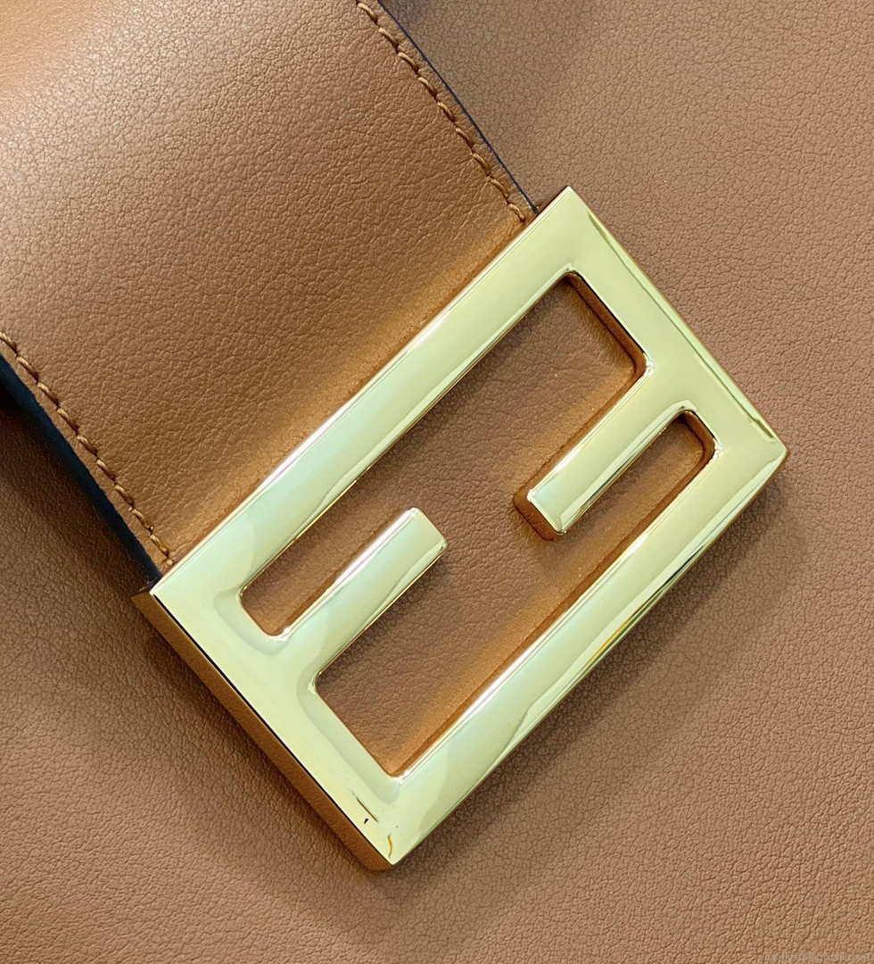 Fendi 8BS069 Fendi Brown Leather Croissant bag 8373