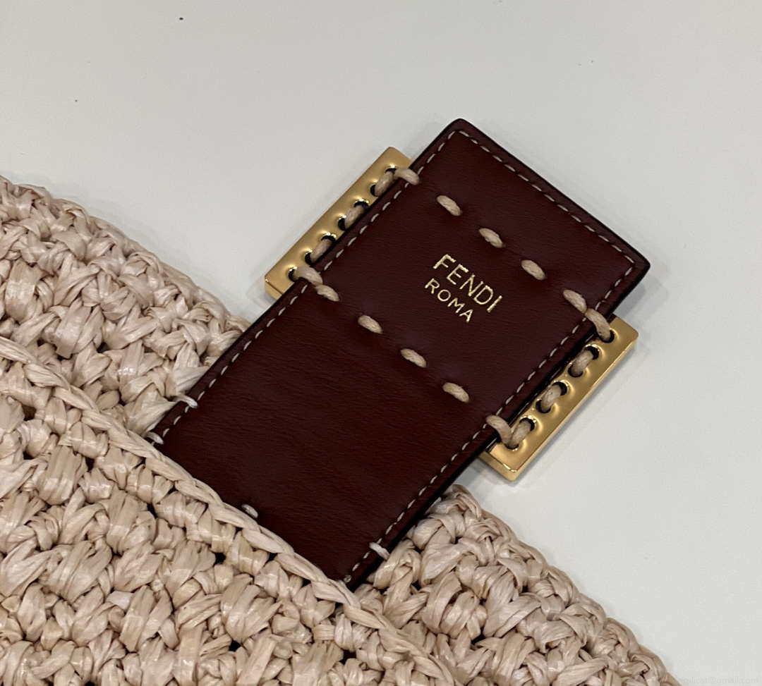 Fendi 8BS069 Fendi Beige raffia bag Croissant bag 8373