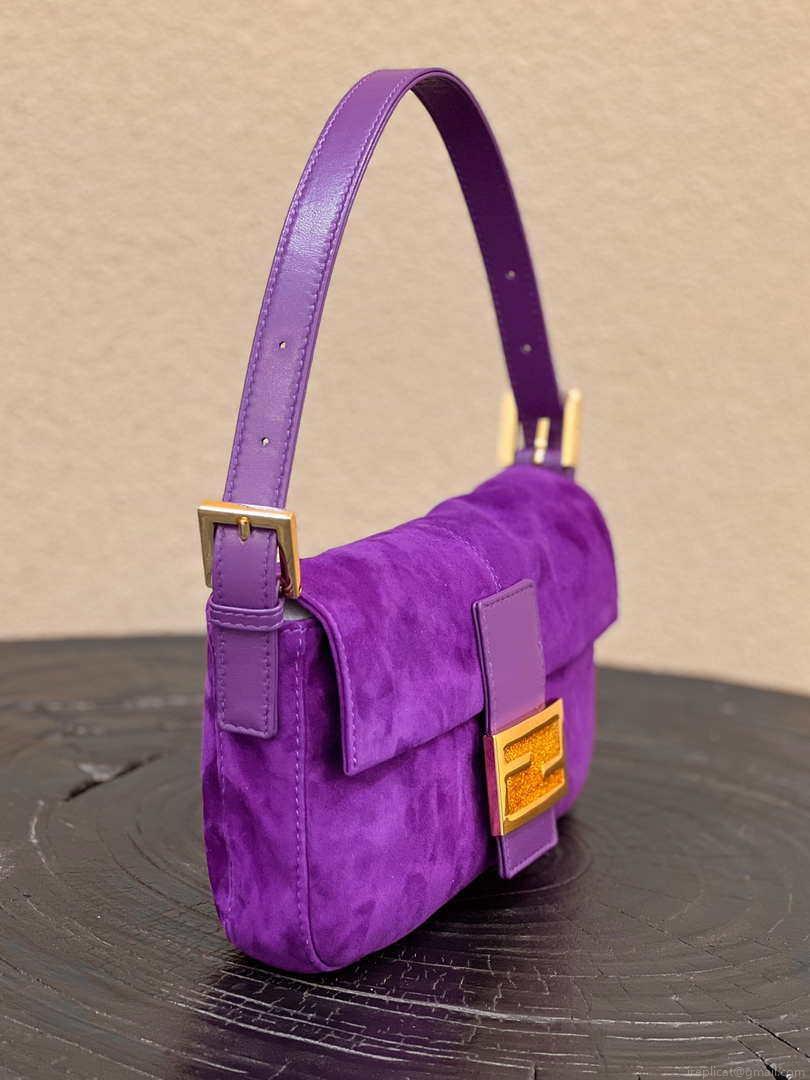 Fendi 8339 Baguette Middle Age Solid Color Series Underarm Bag Purple