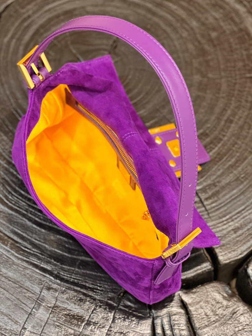 Fendi 8339 Baguette Middle Age Solid Color Series Underarm Bag Purple