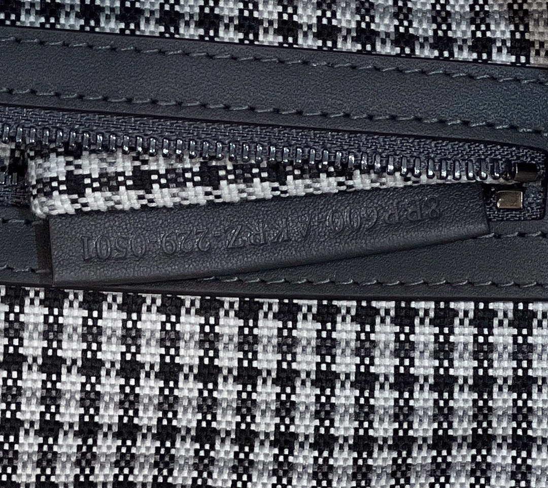 Fendi 8BR600 Baguette Gray houndstooth wool bag with FF embroidery