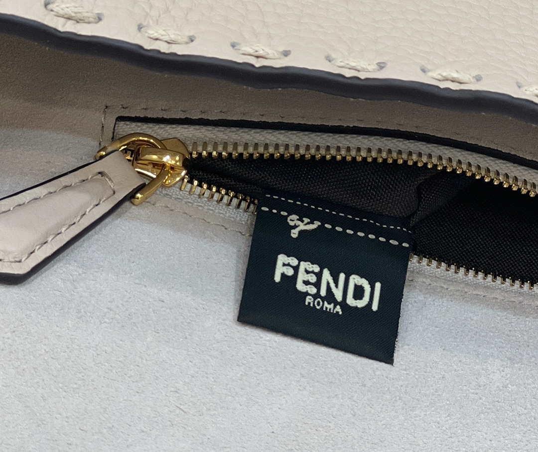 Fendi 8BR600 Baguette White full grain leather bag 8393