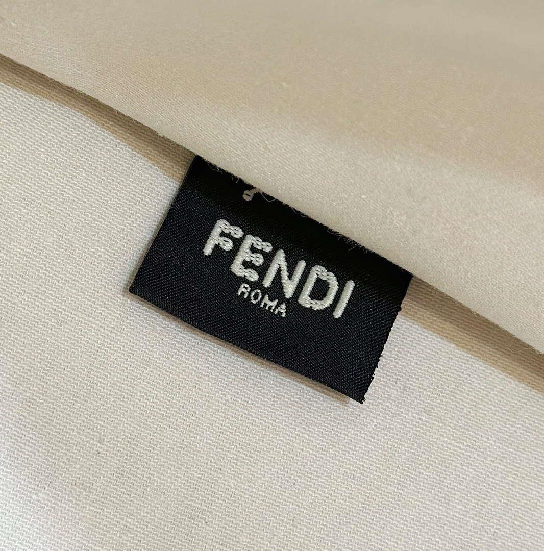 Fendi 8BH386 Fendi Sunshine Medium Blak and white leather shopper