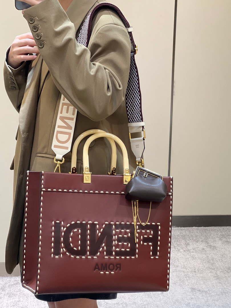 Fendi 8BH386 Sunshine Medium Wine Red leather shopper bag with contrasting threading 80015