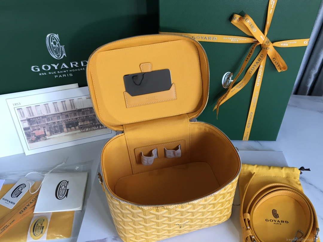 Goyard MUSEVAPMLTY01CL03P Muse Vanity Case PM Bag Yellow