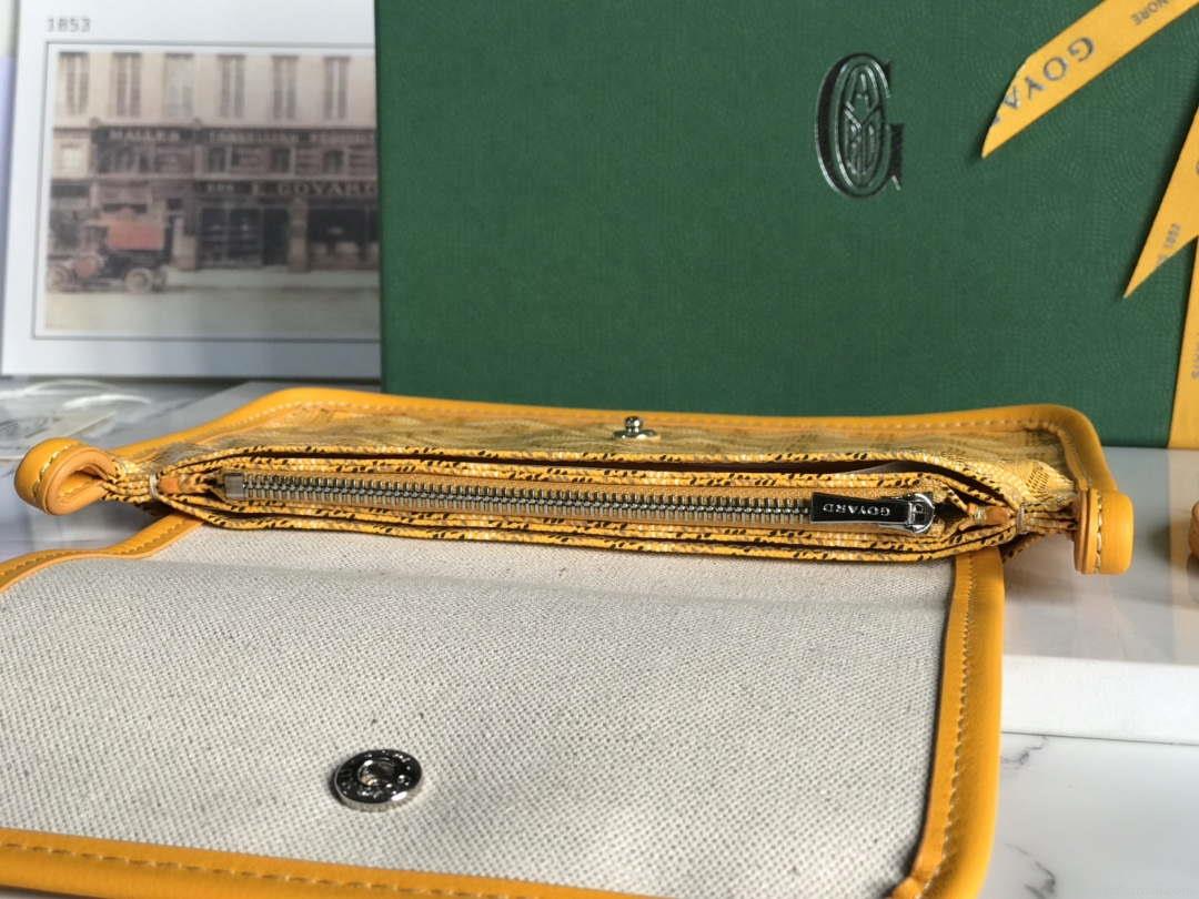 Goyard PLUMETPMLTY50CL50P Portefeuille Plumet Pocket Wallet Yellow