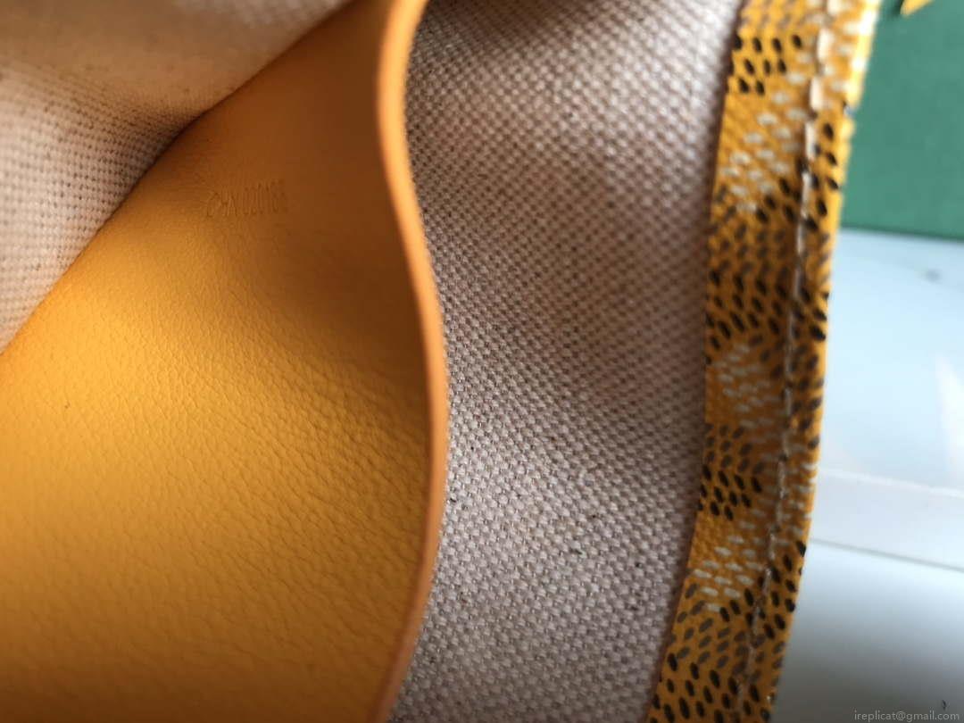 Goyard PLUMETPMLTY50CL50P Portefeuille Plumet Pocket Wallet Yellow
