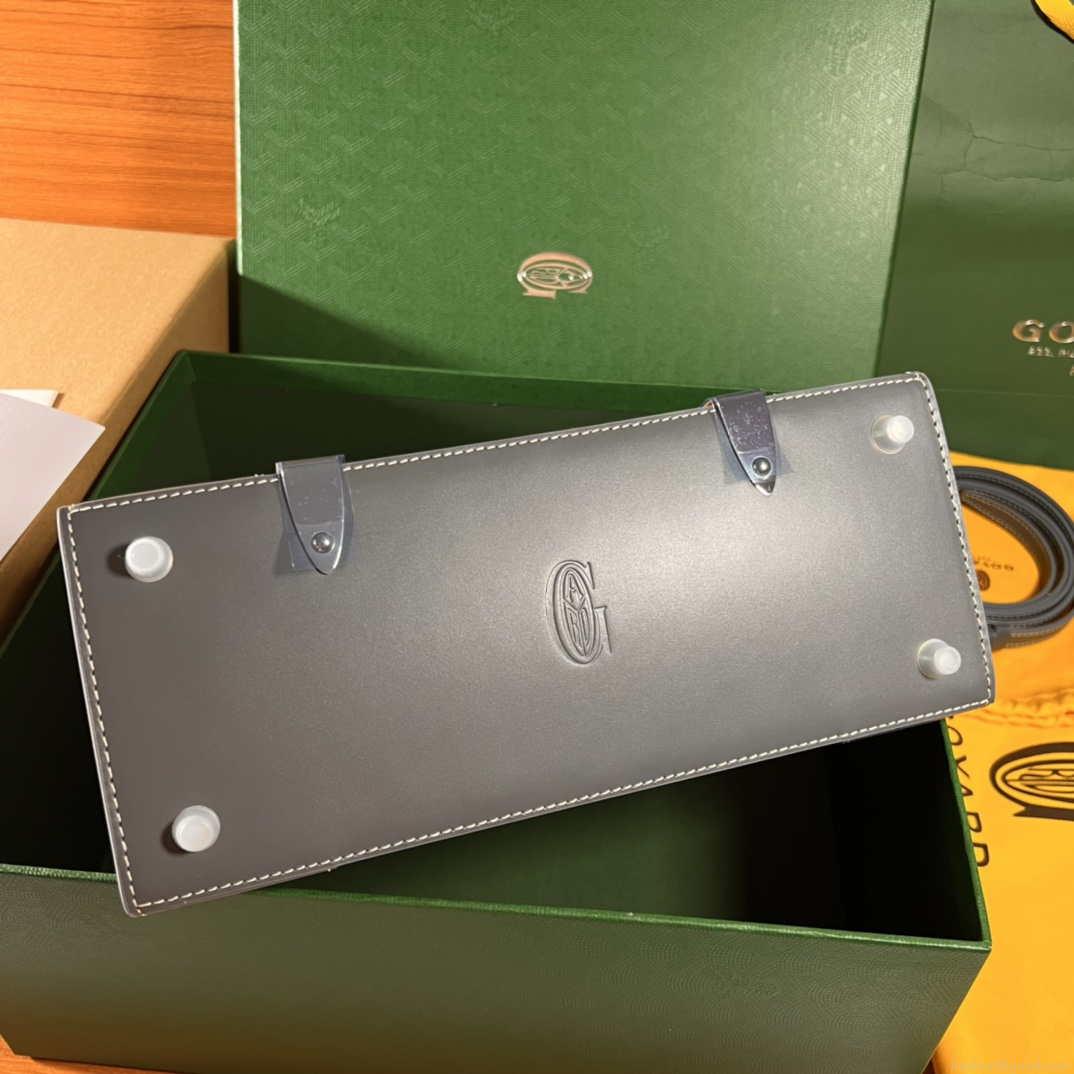 Goyard BPMLTY07CL07P Sac Saigon Pm Bag Gray