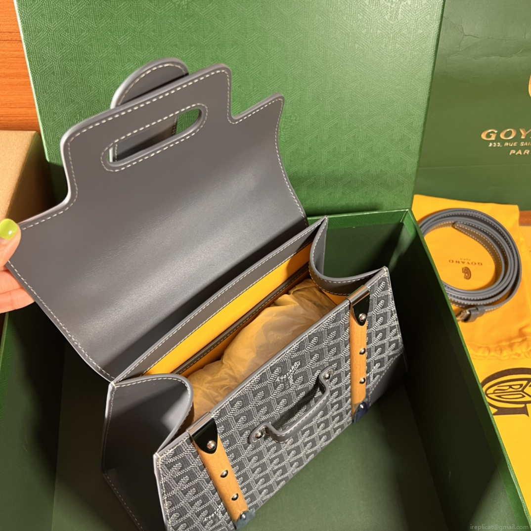 Goyard BPMLTY07CL07P Sac Saigon Pm Bag Gray