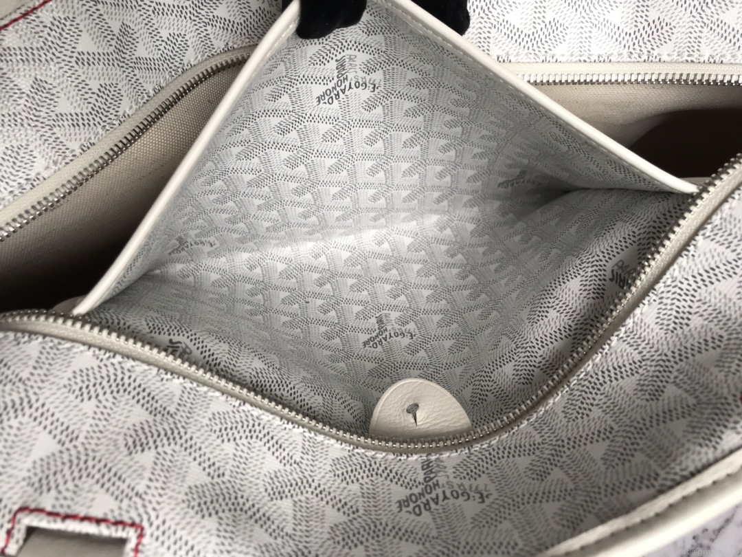 Goyard MMLTY01CL03P Artois MM Bag White
