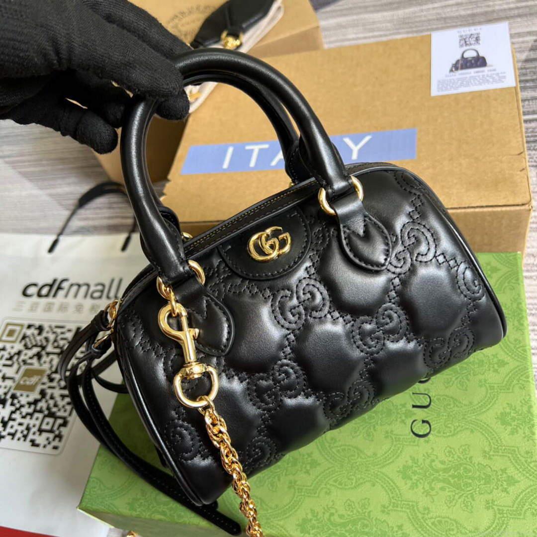 Gucci 702251 GG matelassé leather top handle bag Black