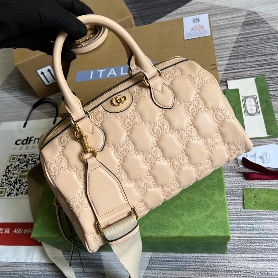 Gucci 702242 GG matelassé leather shoulder bag Beige