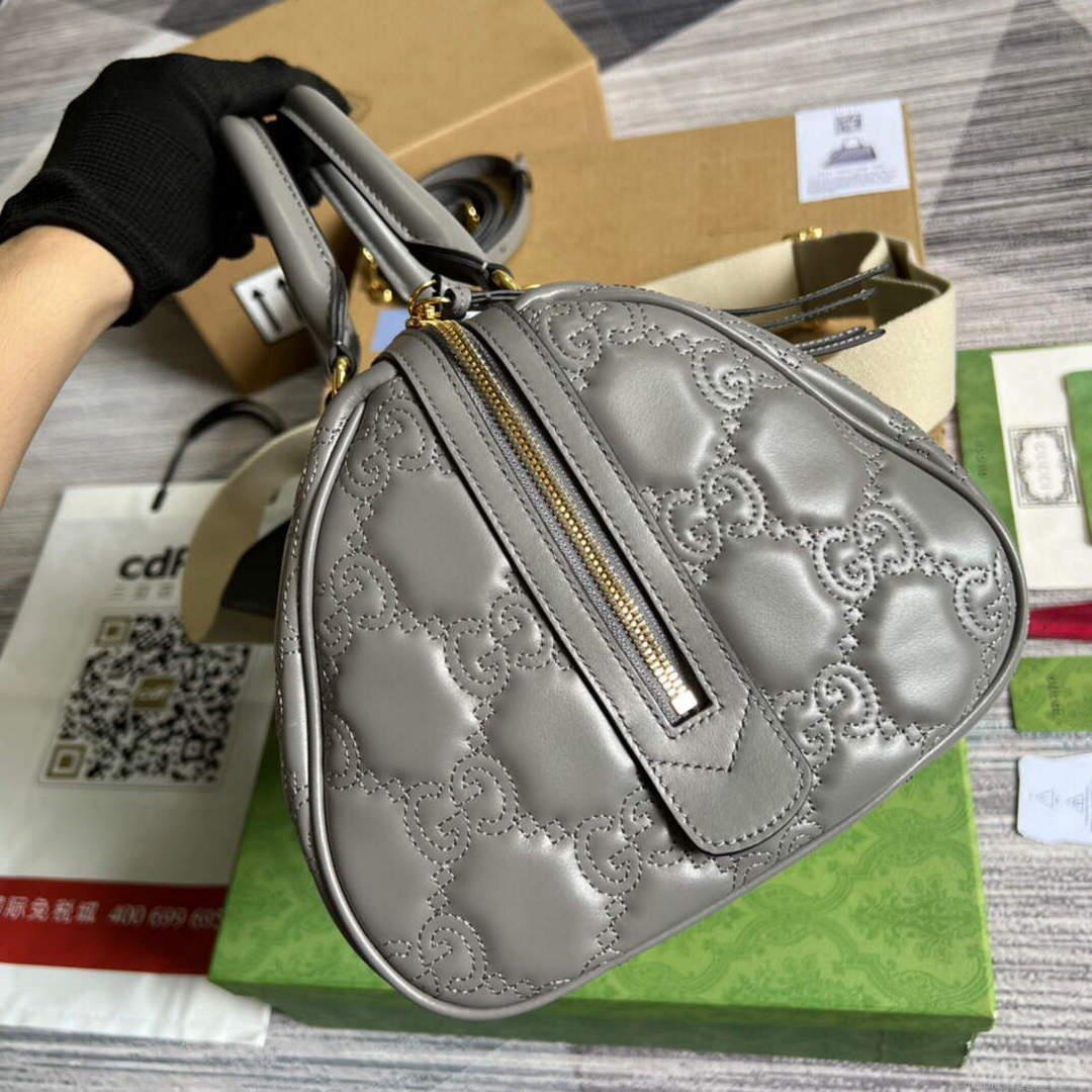 Gucci 702242 GG matelassé leather shoulder bag Dusty grey