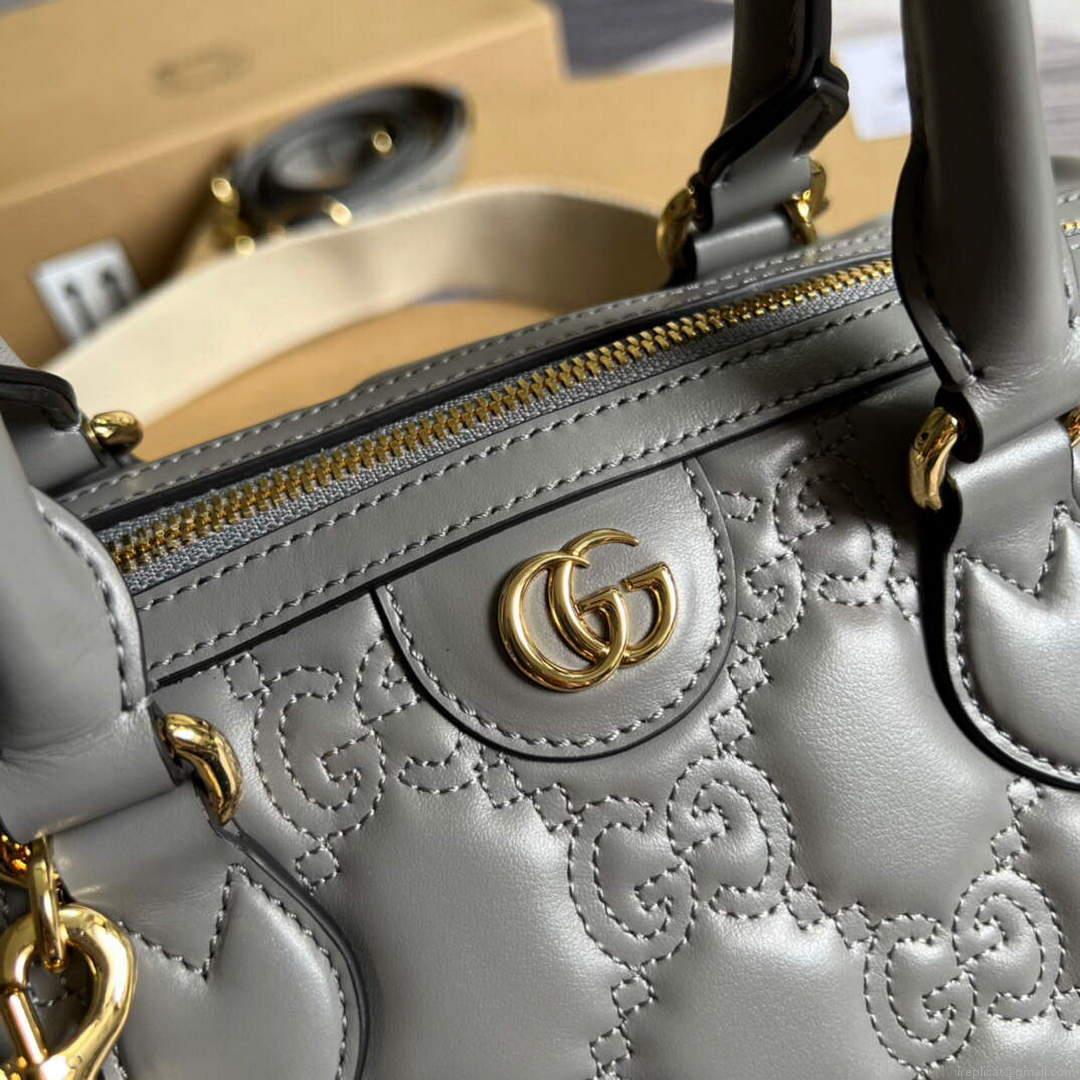 Gucci 702242 GG matelassé leather shoulder bag Dusty grey