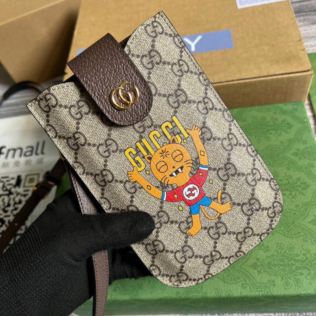 Gucci 700732 Gucci cat print phone case Brown