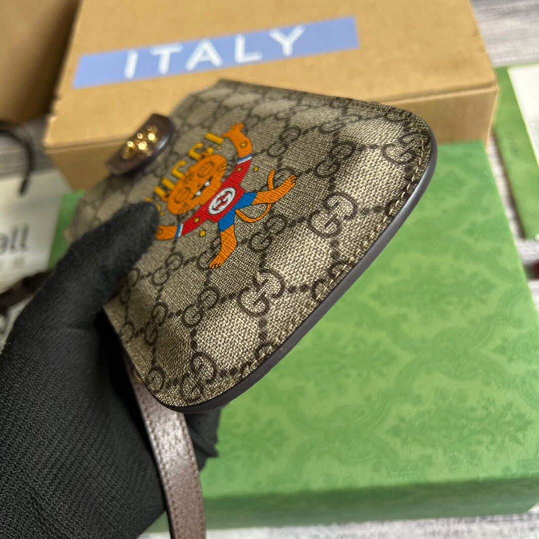 Gucci 700732 Gucci cat print phone case Brown
