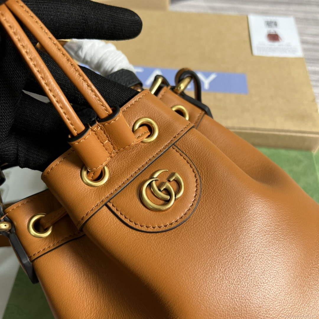 Gucci 724667 Diana Mini Bucket Bag Light Brown