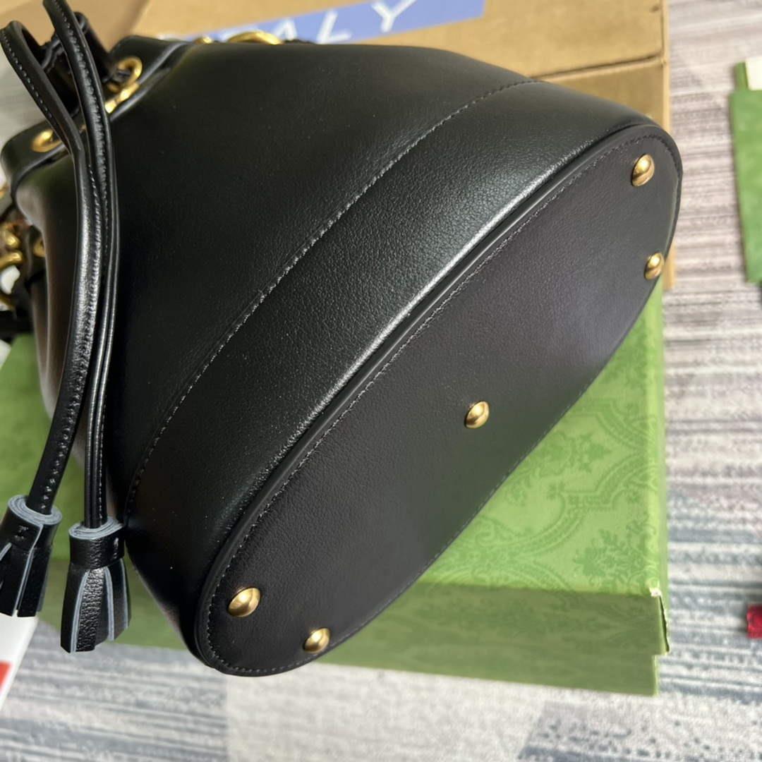 Gucci 724667 Diana Mini Bucket Bag Black