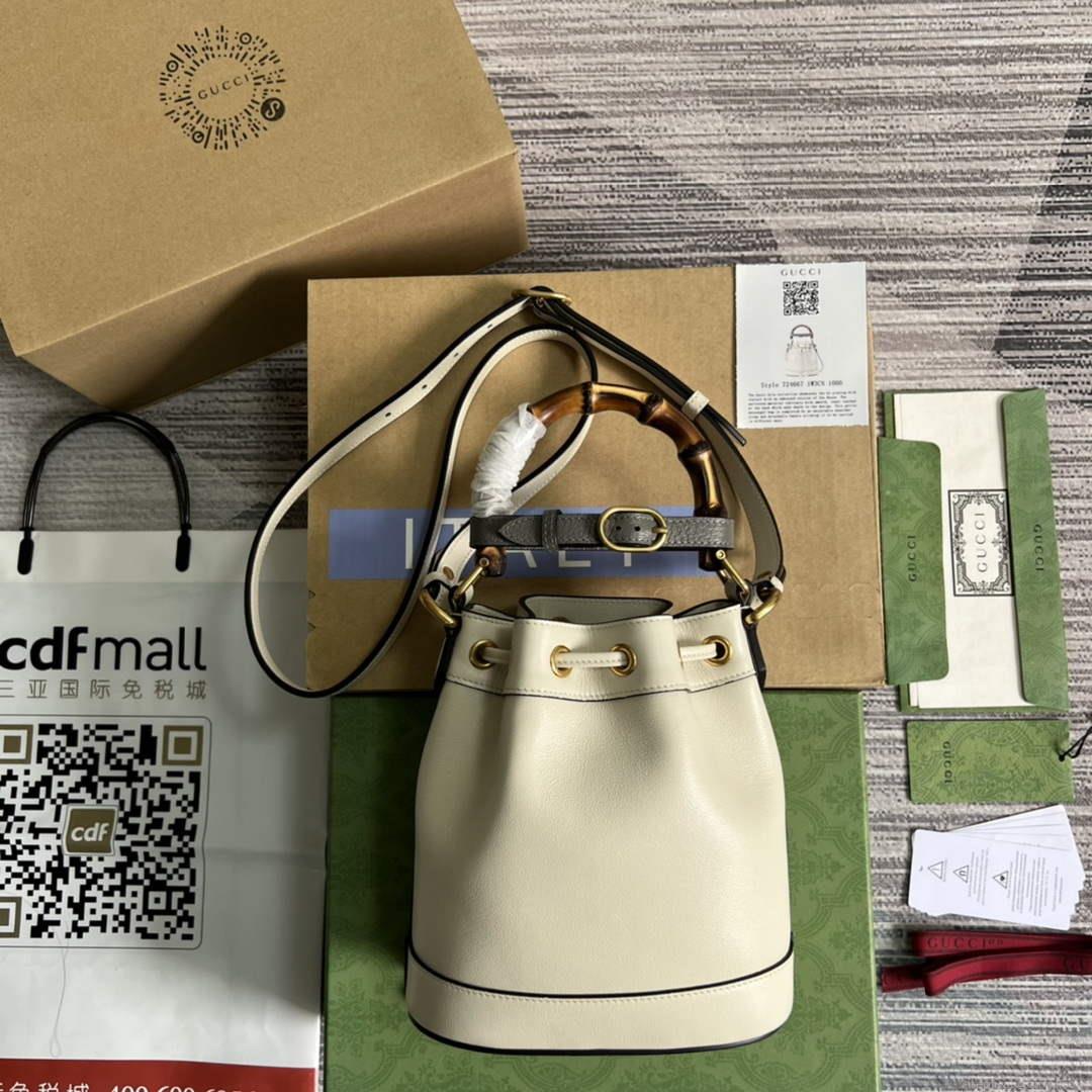 Gucci 724667 Diana Mini Bucket Bag White