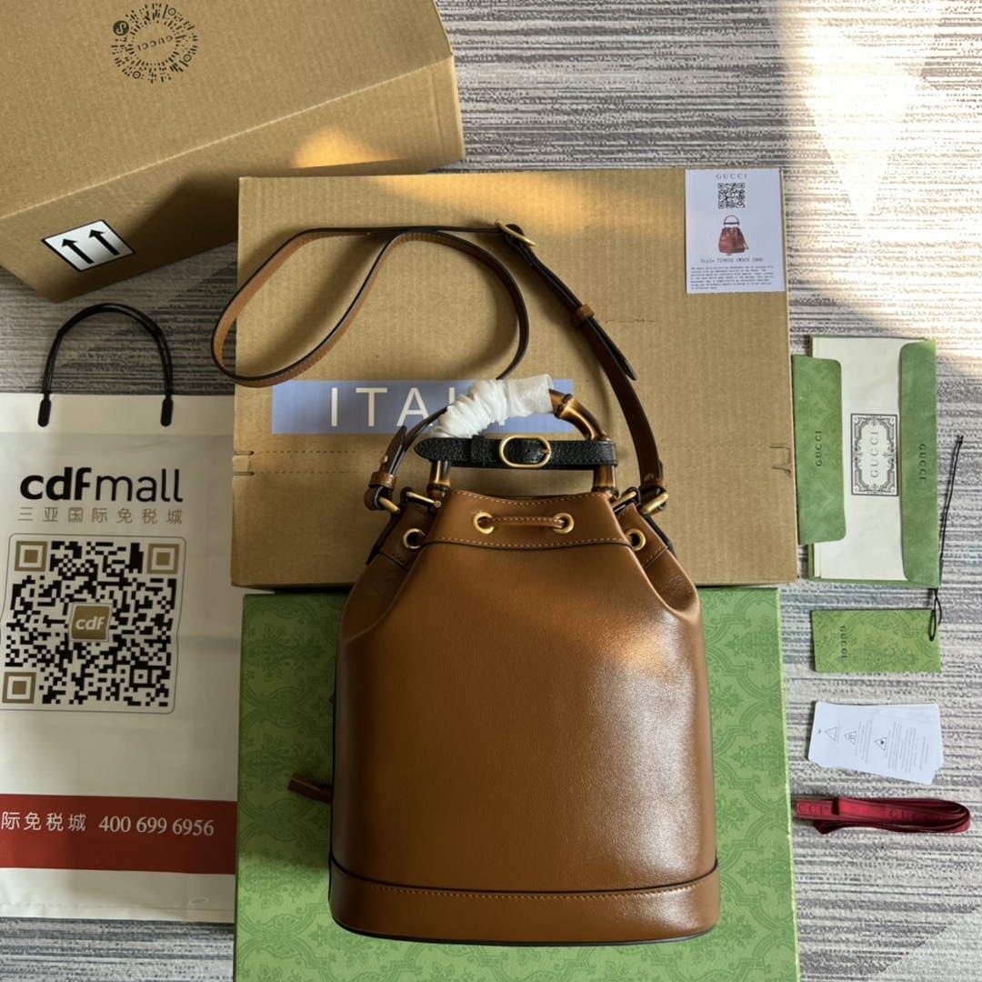 Gucci 724652 Diana Small Bucket Bag Brown