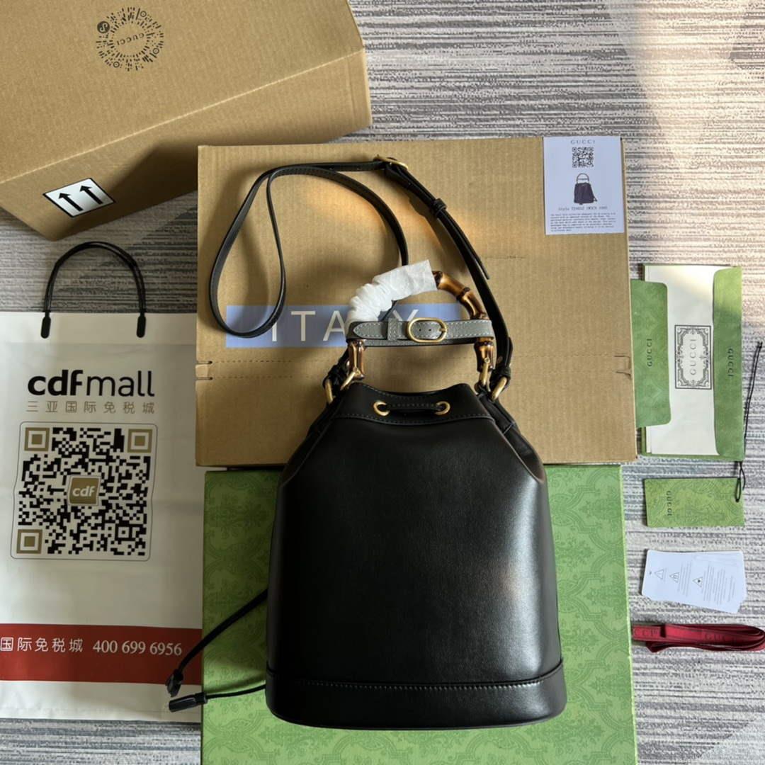 Gucci 724652 Diana Small Bucket Bag Black