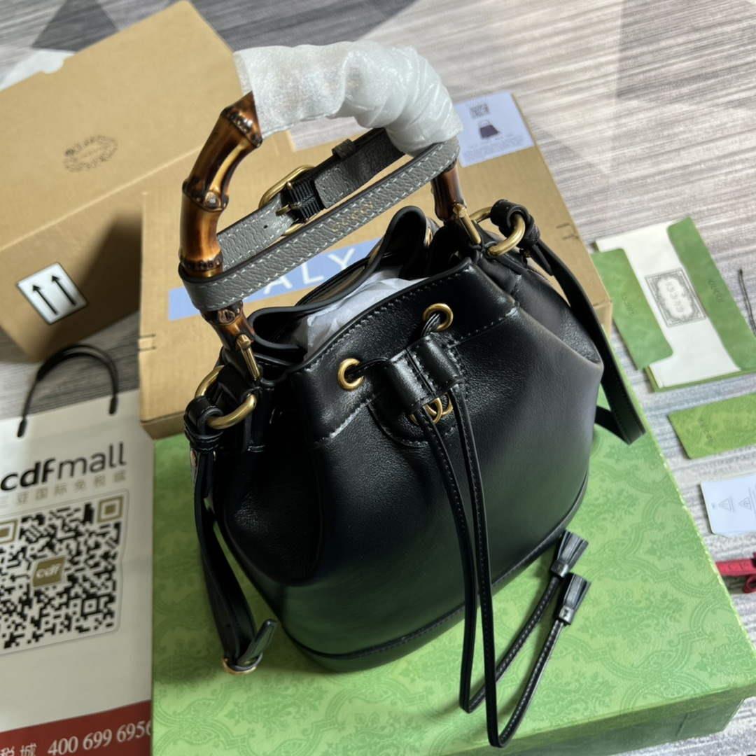 Gucci 724652 Diana Small Bucket Bag Black