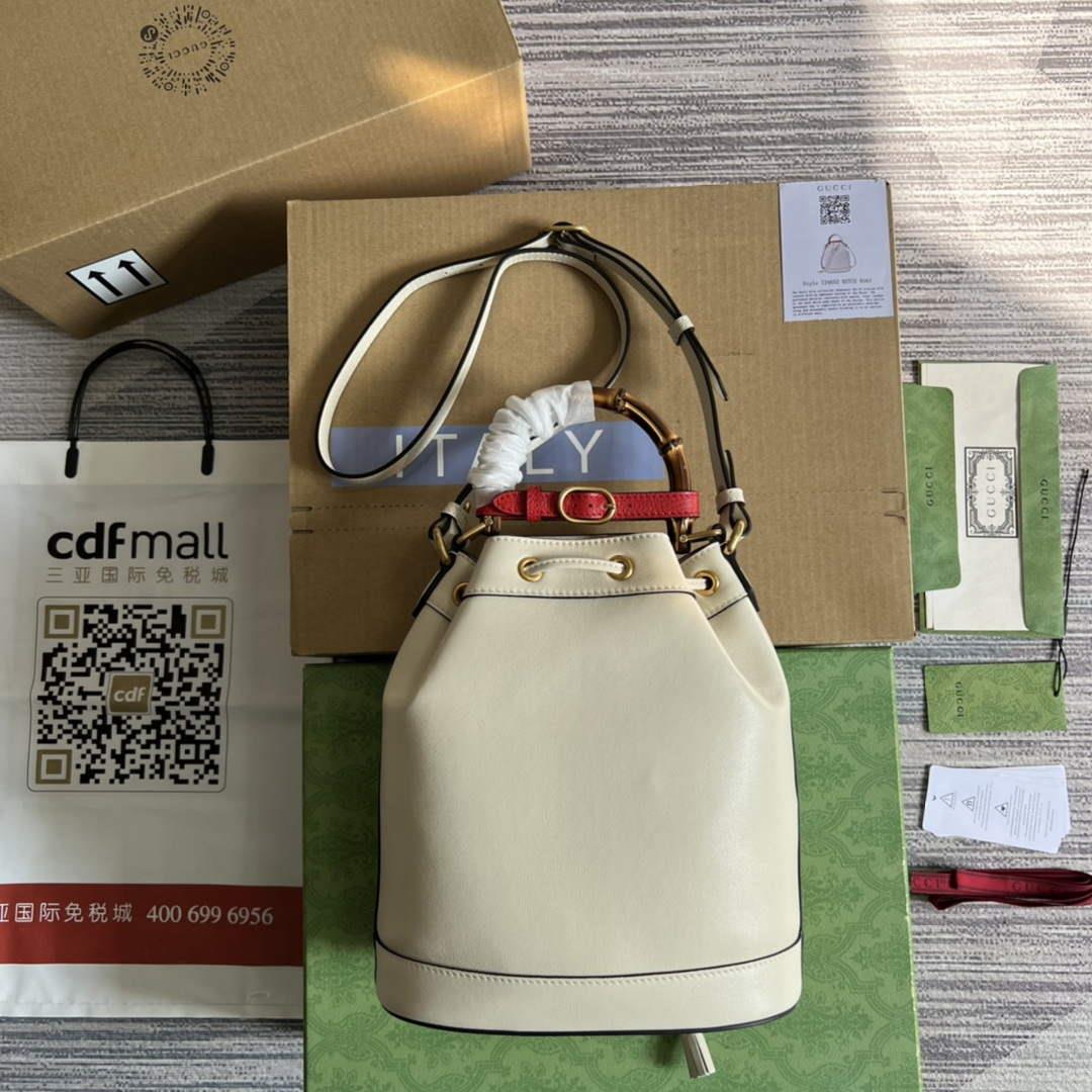 Gucci 724652 Diana Small Bucket Bag White