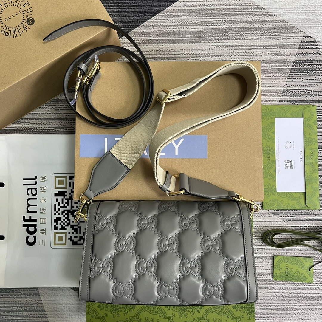 Gucci 724529 GG Matelassé Small Bag Light grey