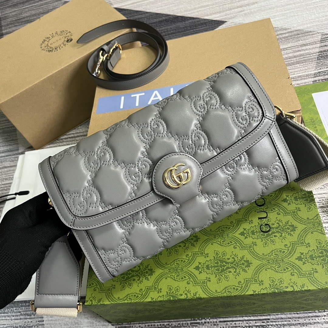 Gucci 724529 GG Matelassé Small Bag Light grey