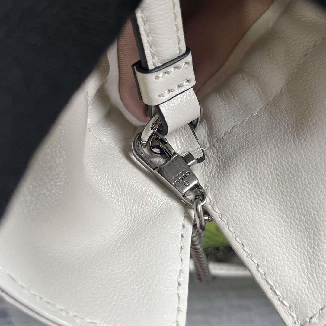 Gucci 760313 Gucci Blondie Mini Bucket Bag White