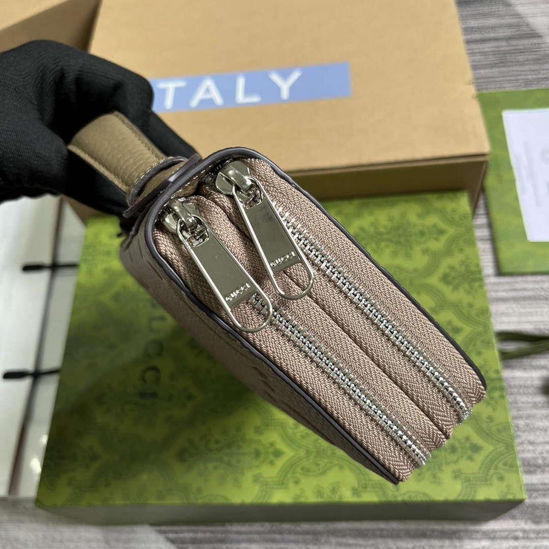 Gucci 751760 Jumbo GG Travel Document Case Grey