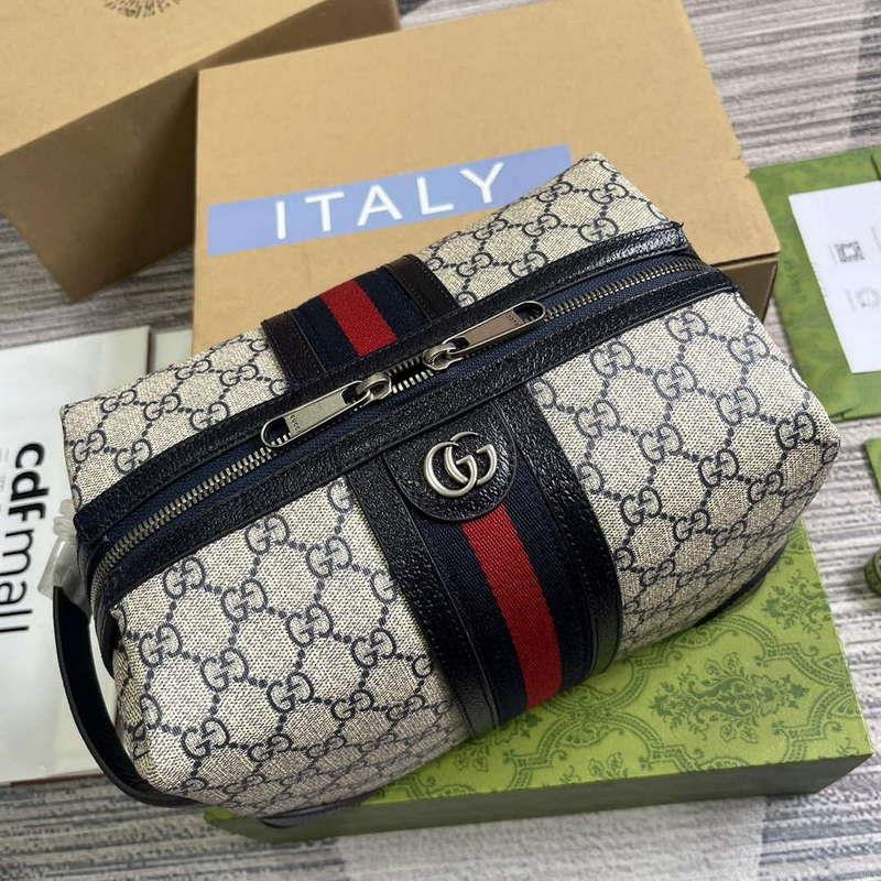 Gucci 739391 Gucci Savoy Toiletry Case Blue