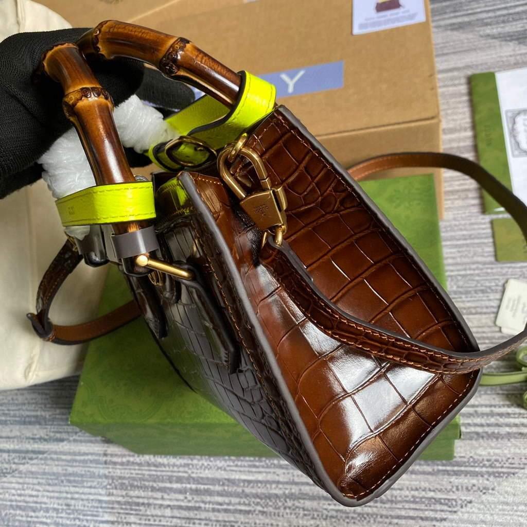 Gucci Diana Mini Tote Bag Crocodile LeatherTop Handle Bag Gucci ‎655661 Brown