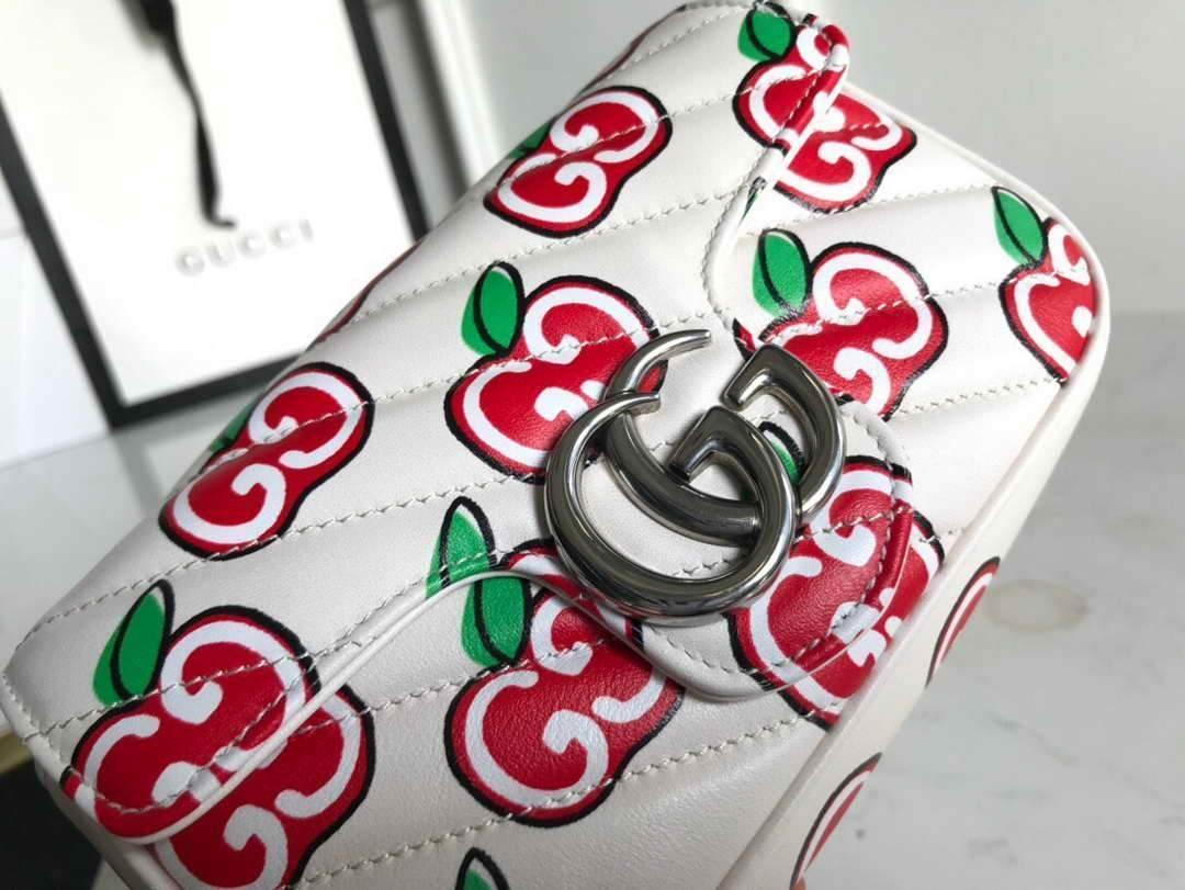 Gucci 447633 GG Marmont Super Mini Shoulder Bag White and Red