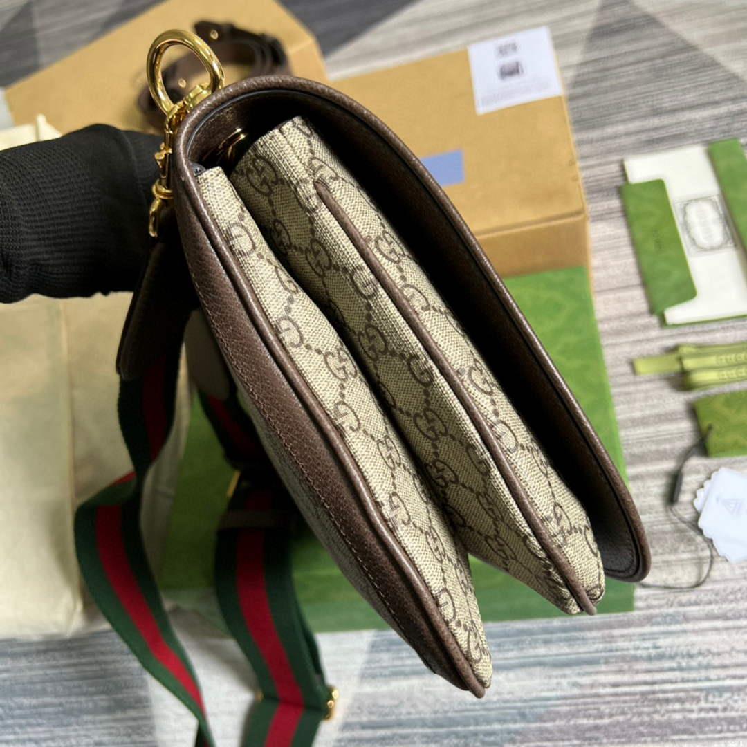 Gucci 699210 Blondie medium shoulder bag Beige GG Supreme canvas