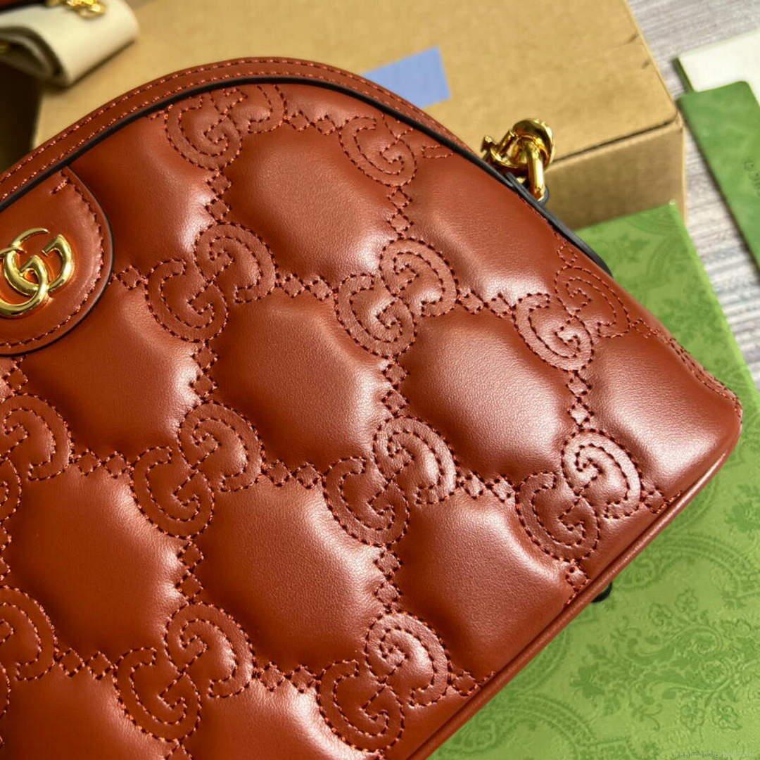 Gucci 702229 GG matelassé leather shoulder bag Light brown